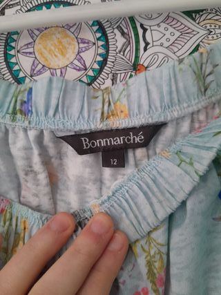 Blusa floral sin hombros