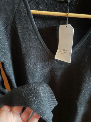Jersey TIFFOSI negro cuello pico brillante