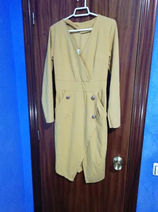 Vestido cruzado beige talla M