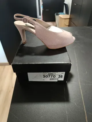 Zapatos de tacón beige/rosa talla 36