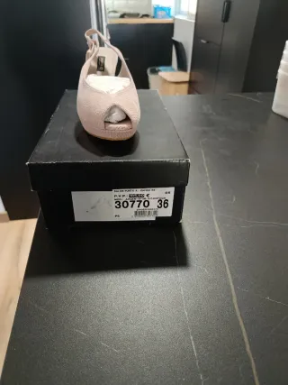 Zapatos de tacón beige/rosa talla 36