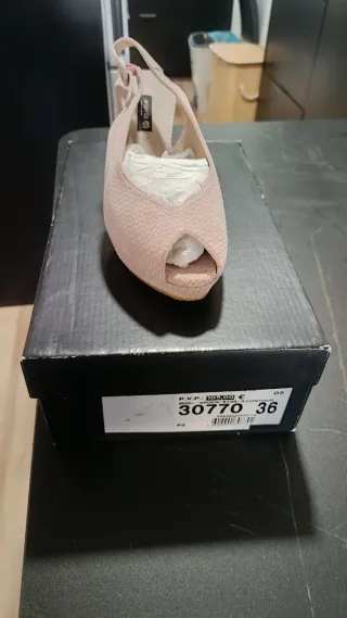 Zapatos de tacón beige/rosa talla 36