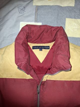 Chaleco Tommy Hilfiger relleno de plumón y plumas