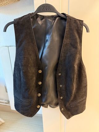 Chaleco de piel Zara negro