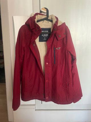 Abrigo Hollister Rojo Talla S