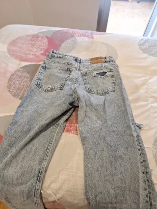 Pantalón vaquero roto azul