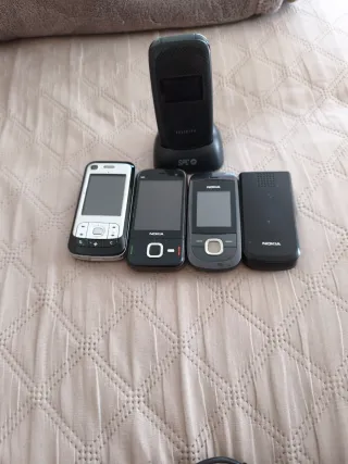 Lote 4 Móviles Nokia y SPC