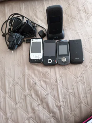 Lote 4 Móviles Nokia y SPC