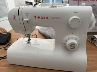 Máquina de coser Singer Tradition 2282