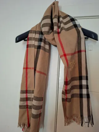 Pañuelo Burberry Beige y Rojo