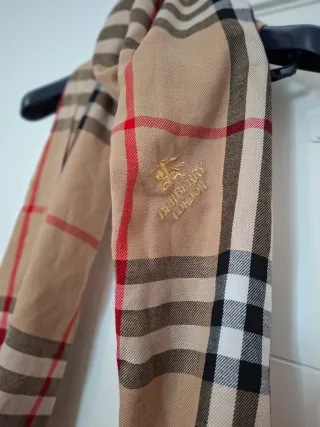 Pañuelo Burberry Beige y Rojo