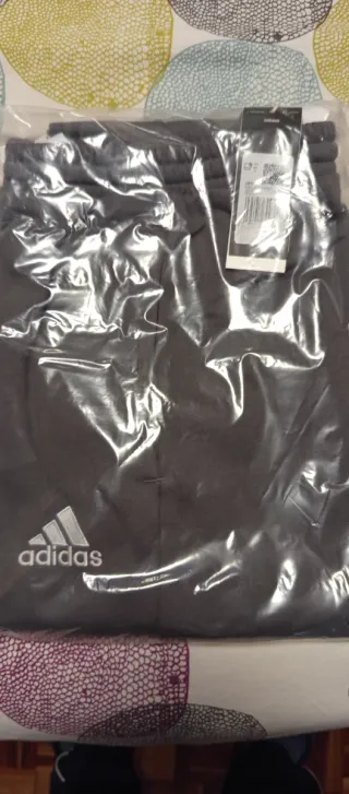 Sudadera y pantalón Adidas Talla S Nuevo