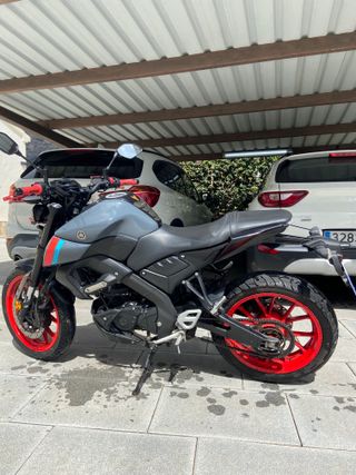 Yamaha MT 125 Negra y Roja
