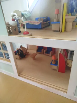 Preciosa Casa de muñecas de madera, rosa y verde