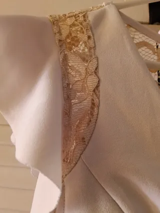 Mono elegante blanco y negro