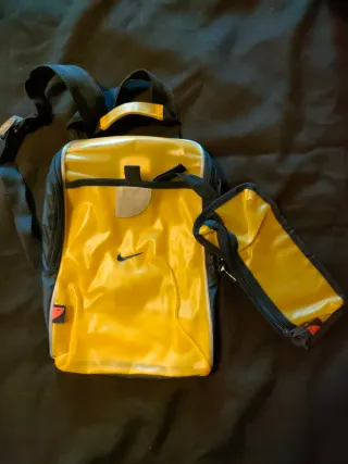 Mochila Nike Amarilla y azul
