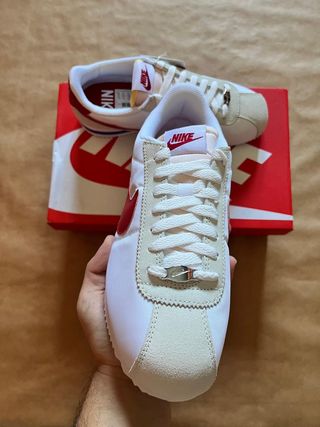 Zapatillas Nike Cortez Blancas y Rojas