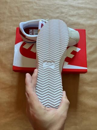 Zapatillas Nike Cortez Blancas y Rojas