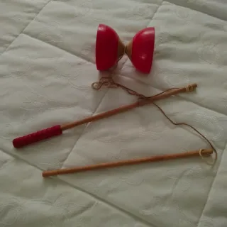 Juego Diábolo Rojo con Palos