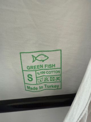 Camiseta blanca con Torre Eiffel