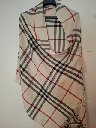 Pañuelo Burberry Beige y Rojo