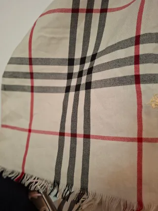 Pañuelo Burberry Beige y Rojo