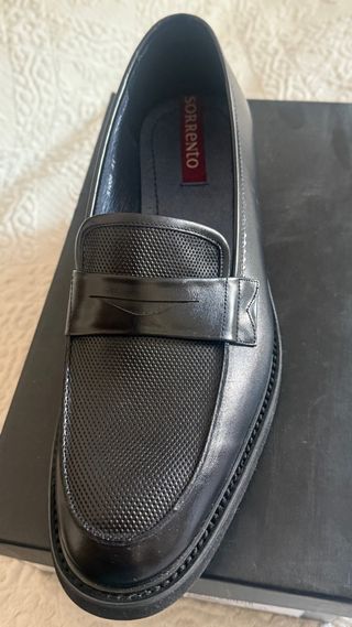 Zapato mocasín de la marca Sorrento talla 41.