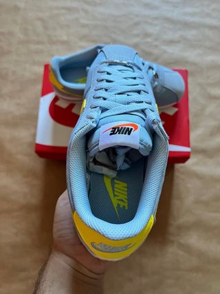 Zapatillas Nike Cortez Azul y Amarillo