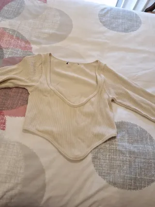 Camiseta beige de manga larga
