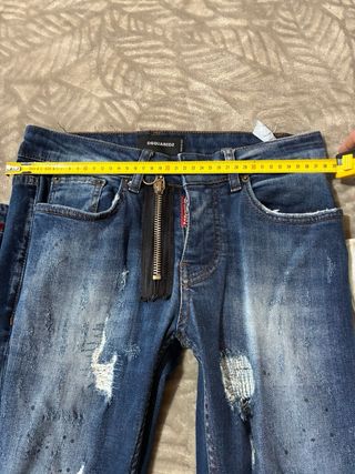 Pantalones vaqueros DSQUARED2