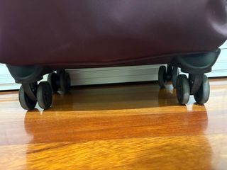 Maleta de mano pequeña Parfois burdeos