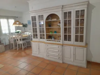 Mueble comedor madera pino con vitrina