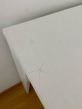 Mesa de comedor blanca de madera