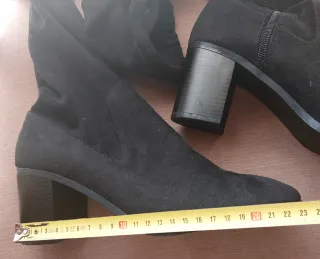 Botas mosqueteras negras Zara