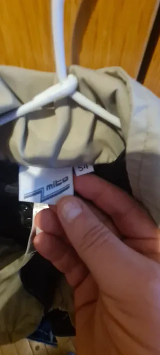 Chubasquero marca mito