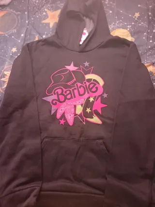 Sudadera Barbie Negra con Estampado Rosa