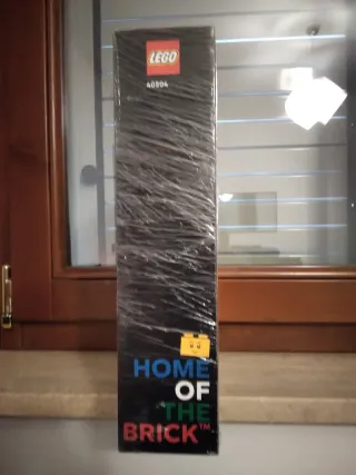 LEGO House 40504 Minifigure Tribute