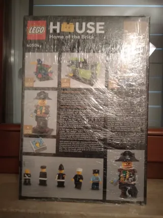 LEGO House 40504 Minifigure Tribute