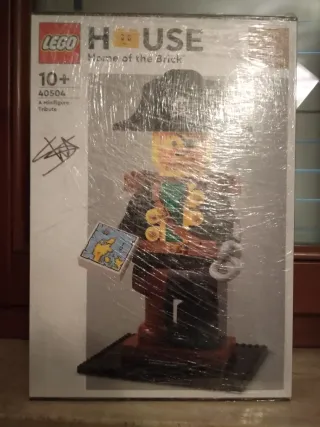 LEGO House 40504 Minifigure Tribute