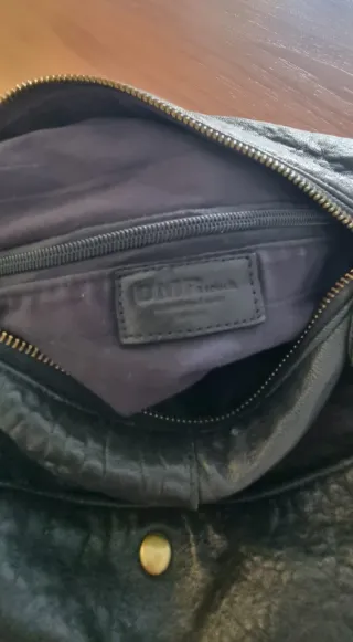Bolso de cuero negro