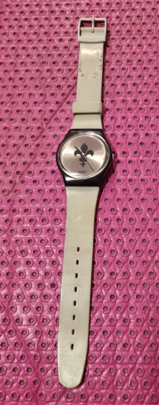 Reloj Swatch Negro y Plateado
