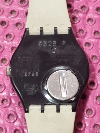 Reloj Swatch Negro y Plateado