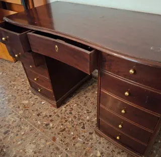 Escritorio antiguo madera curvo mediados siglo xx