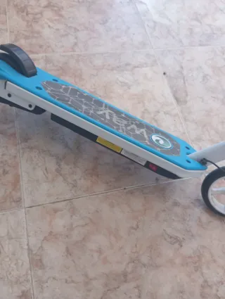 Patinete eléctrico infantil