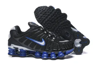 Nike Shox Scarpe Bianche e Nere