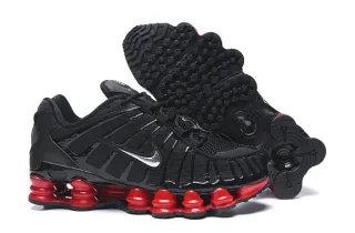 Nike Shox Scarpe Bianche e Nere