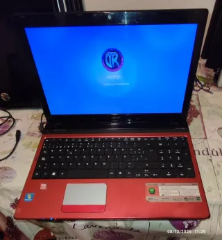 Portátil Acer Aspire 5560 Rojo