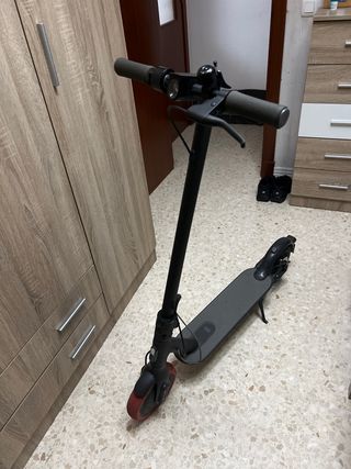 Patinete Xiaomi Mi Esencial + Cargador
