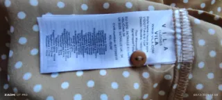 Blusa beige topos blancos manga corta