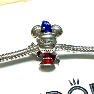 Charm Mickey el Mago Disney